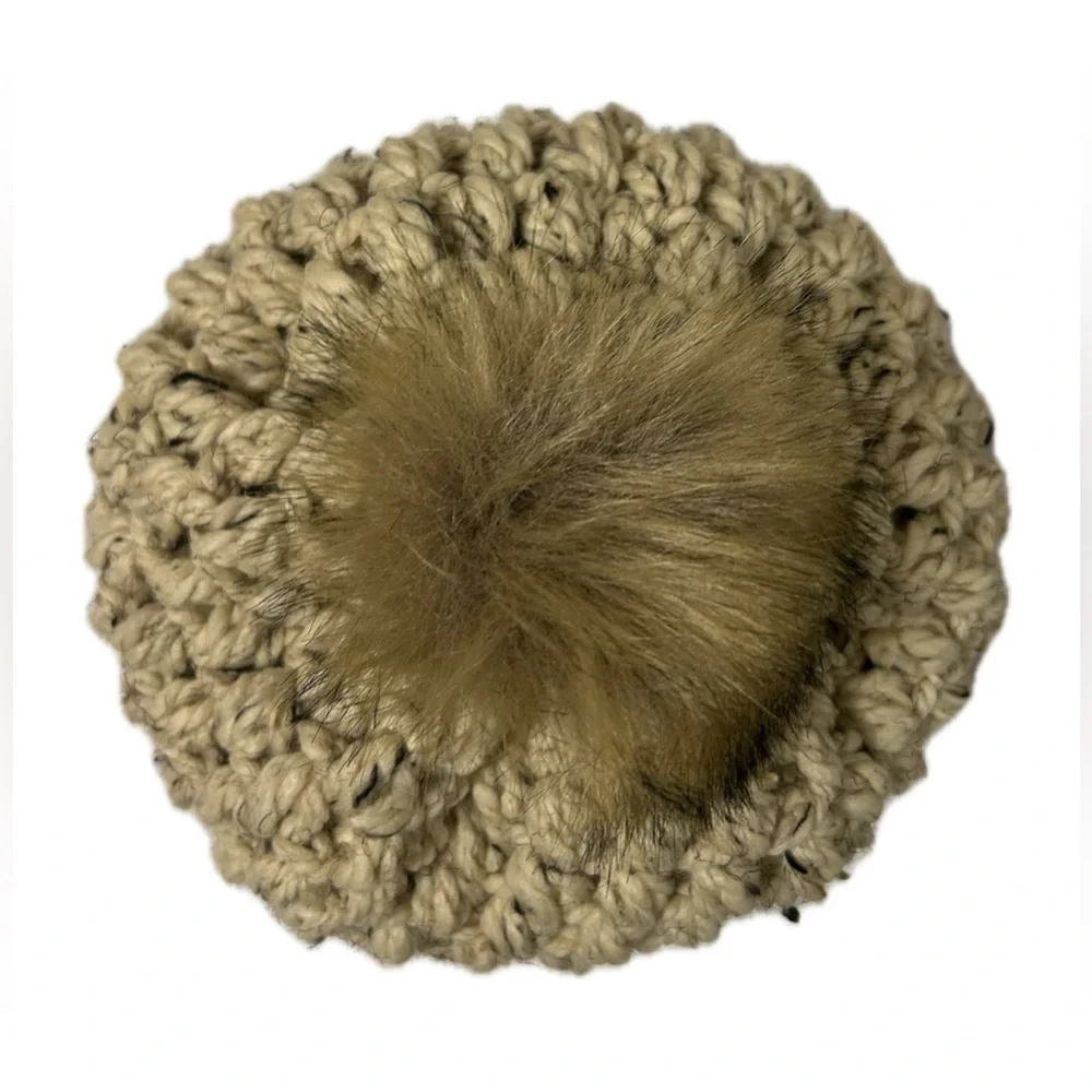 NEW Beanie.‎ Cream/Tan/Brown.